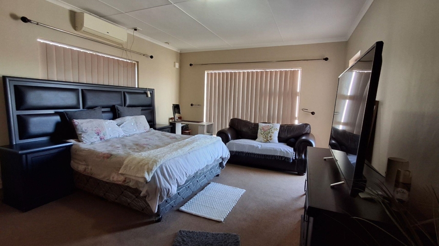 3 Bedroom Property for Sale in Seemeeu Park Western Cape